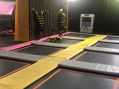 -嘿哟动霸CHUA·新潮玩运动娱乐中心·蹦床滑冰团建乐园