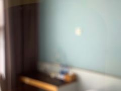 -卡罗酒店(东门晒布地铁站店)