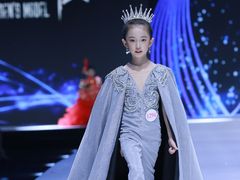 作品-翎秀服装模特