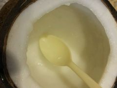 -志龙皇冠吃货椰子铺