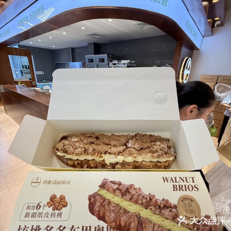 救命！！！从小吃到大的面包店又开新店了！！！