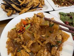 -鲁南仔·滕州炒鸡(经三路店)