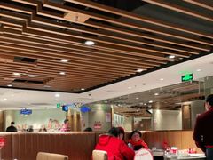 大堂-海底捞火锅鲜切牛肉主题店(长寿路店)
