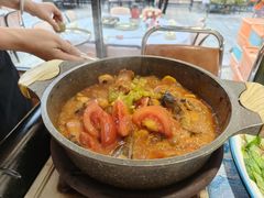 -刘姐啤酒鱼民族演艺餐厅(西街总店)