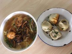 香菇面筋面-舒蔡记生煎菜饭(云南中路店)