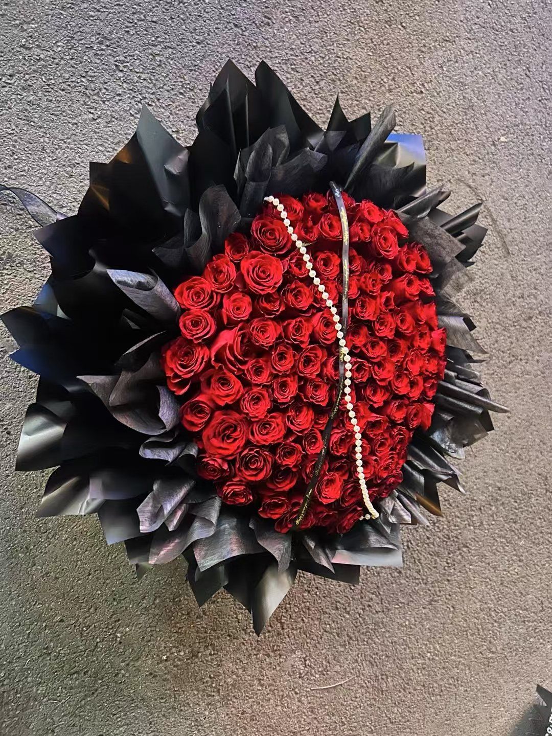 99朵红玫瑰是对你无尽的思念和期待#99朵#99朵红玫瑰花束#99朵玫瑰