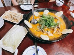 招牌地锅鱼-丹水桥地锅鱼·翘嘴鲌·地方特色全鱼宴(丹江口大坝店)