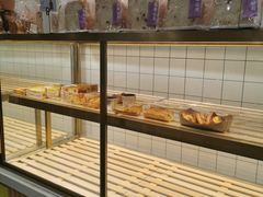 面包甜点陈列柜-一鸣真鲜奶吧(余杭东莲店)