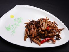茶树菇爆爽肉-沃阁巴厘原墅餐厅