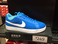 -枫叶小镇奥特莱斯