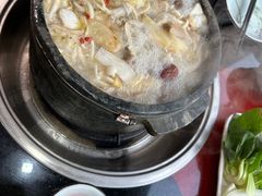 -南渝食府.墨脱石锅松茸鸡