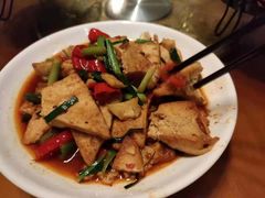 -临江餐馆二楼美食部落