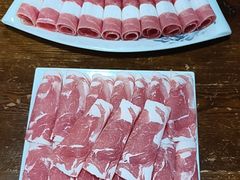 自卷羔羊肉（肥瘦相间）-大明铜锅·烤涮坊·烧烤(新开路店)