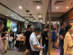 等位区-汉堡王(南京砂之船店)