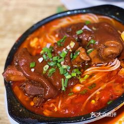 胖子砂锅米线(金渝店)的泡椒蹄花米线好不好吃?用户评价口味怎么样?