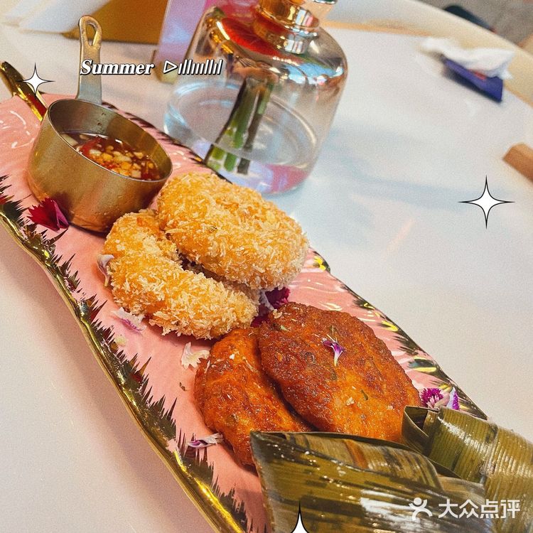 多彩夏日 摩登泰餐厅