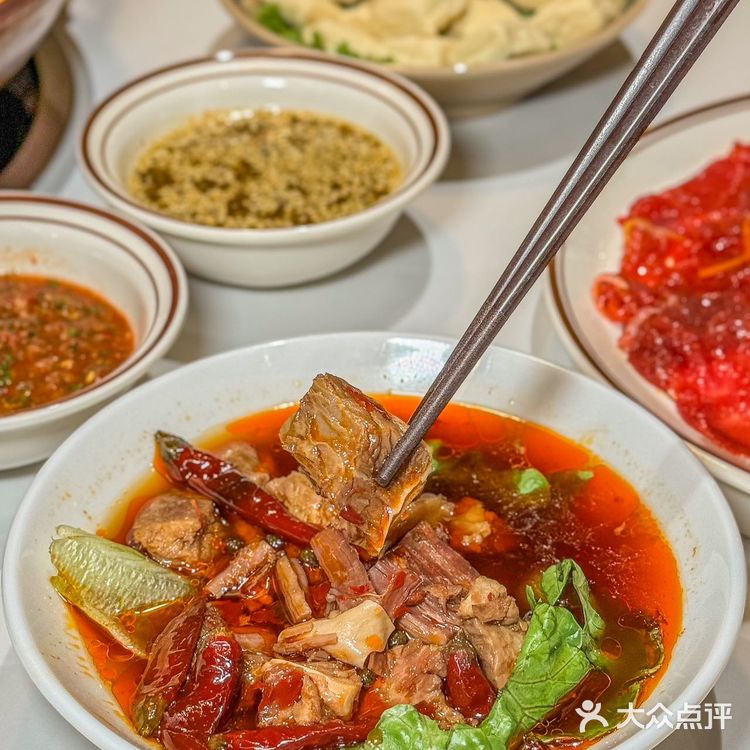 在大融城新开了一家云南酸菜火锅店，味道是真的好