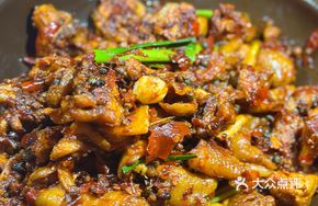Spicy Sichuan Stewed Intestines and Chicken