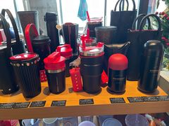 零售区-星巴克臻选(郑州中原万达店)