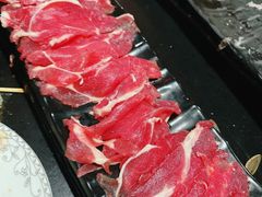 牛肉-果松木炭酸菜铜火锅·外婆参鸡汤