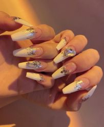 -初心纹眉洗眉·美睫专业店