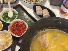 -鲜入围煮花胶鸡海鲜火锅