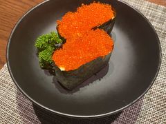 三文鱼籽军舰-嗨寿司 无国界料理
