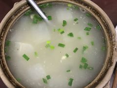 龙骨萝卜汤-百年粉蒸牛肉