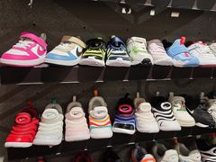 -燕莎奥特莱斯购物中心