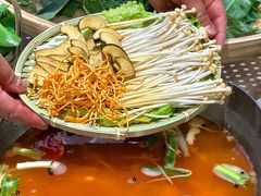 -王奋斗贵州酸汤牛肉火锅
