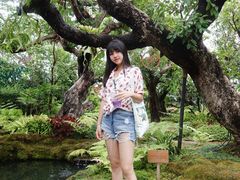 -Chom Cafe and Restaurant