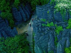 -梭布垭石林景区