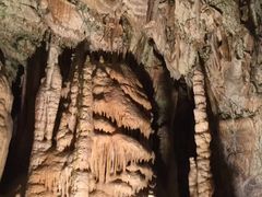 -波斯托伊纳溶洞