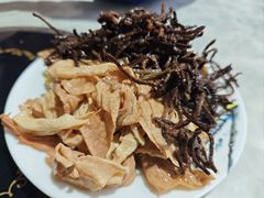 崩肝-赵氏牛肉罩火烧