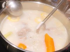 澳门鸡脚猪骨煲-官也街澳门火锅(新源里店)