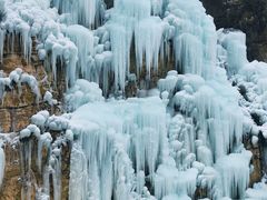 -大平台龙居瀑布旅游区