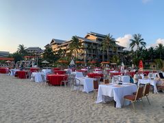 -亚龙湾希尔顿自助餐厅·海鲜·烧烤·沙滩BBQ·现场乐队