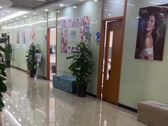 -茂菊口腔连锁(浦东南路店)
