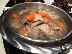 正宗新疆羊排汤煲-马仕玖煲·融合菜·酥不腻烤鸭(人大店)