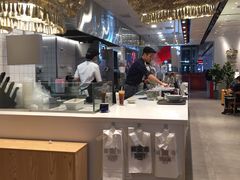 -俏凤凰(美林M·LIVE天地东座店)