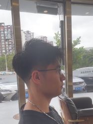 -一東造型烫发染发