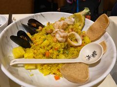 红糙米菠萝海鲜炒饭-蕉叶·泰国歌舞风情(世贸店)