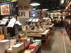 -西西弗书店&矢量咖啡(凯德晶萃广场店)