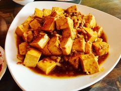 黑猪肉咕嘟豆腐-王村姑老土炕莜面村(桥东店)