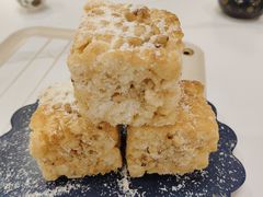 香爆嘴松子仁萨其马-喜势点·糖沙翁手工茶点·本地人茶居(永庆坊店)