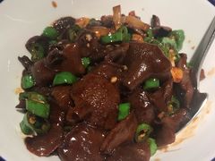 青椒炒牛肝菌-炊烟小炒黄牛肉(中心印象城店)