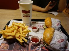 -The Habit Burger Grill 哈比特汉堡(复兴soho店)