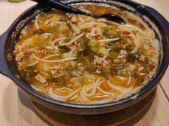 老坛酸菜牛肉粉-俏凤凰(美林M·LIVE天地东座店)