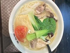 -蒙自源米线大王(东站店)