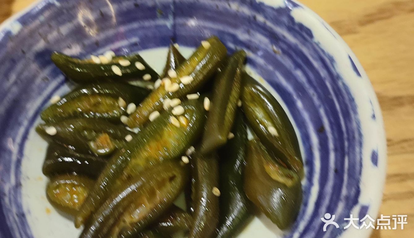 以和牛畅吃为特色，牛肩肉、牛上脑肉质鲜嫩多汁、纹路清晰